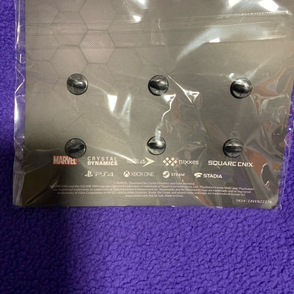 Marvel Avengers Collectors Pin Set - Picture 5 of 5